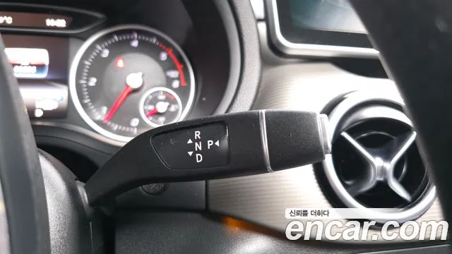 Mercedes-Benz B-Class 2016 thumb 2