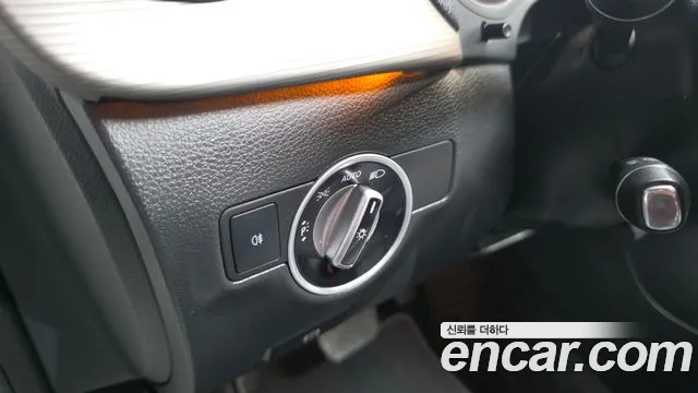Mercedes-Benz B-Class 2016 thumb 4