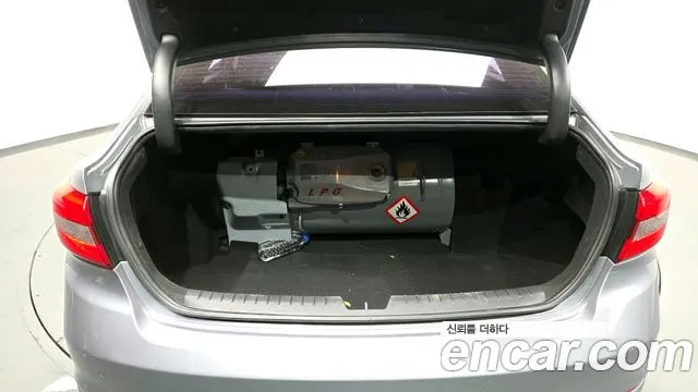 Hyundai LF 2016 thumb 2
