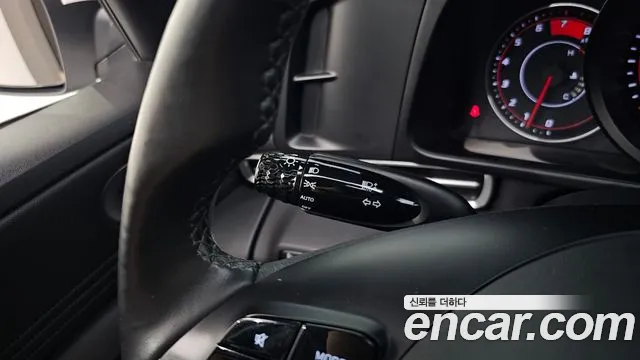 Hyundai Elantra 2022 thumb 3