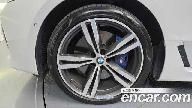 BMW 6 серии Gran Turismo 2023 thumb 9
