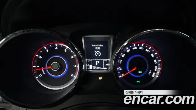 KGM Tivoli 2015 thumb 9
