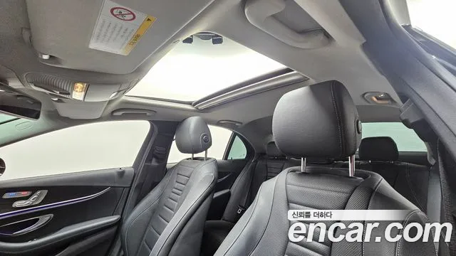 Mercedes-Benz E-Class 2017 thumb 4