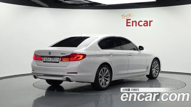BMW 5 серии 2019 thumb 11