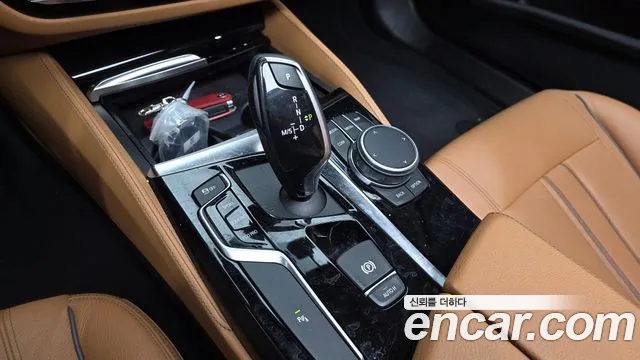 BMW 5 серии 2019 thumb 2