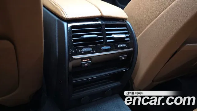 BMW 5 серии 2019 thumb 10