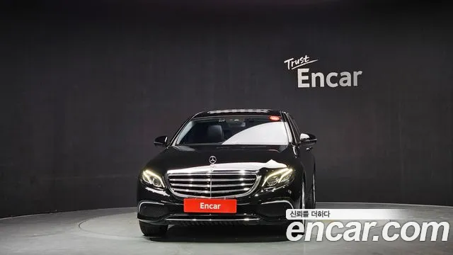 Mercedes-Benz E-Class 2019 thumb 8