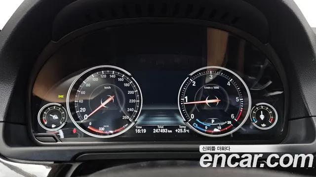 BMW 5 серии 2013 thumb 9