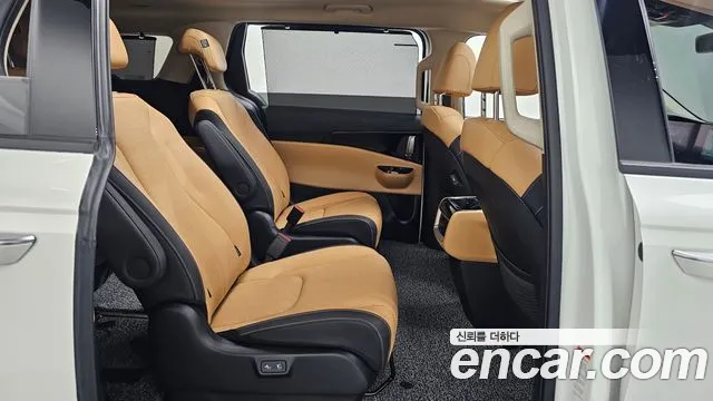 Kia Carnival 2022 thumb 3
