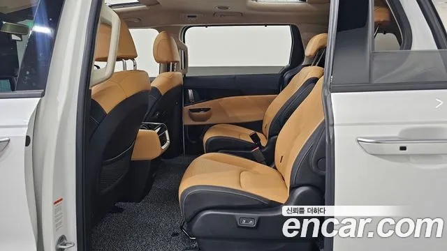 Kia Carnival 2022 thumb 10