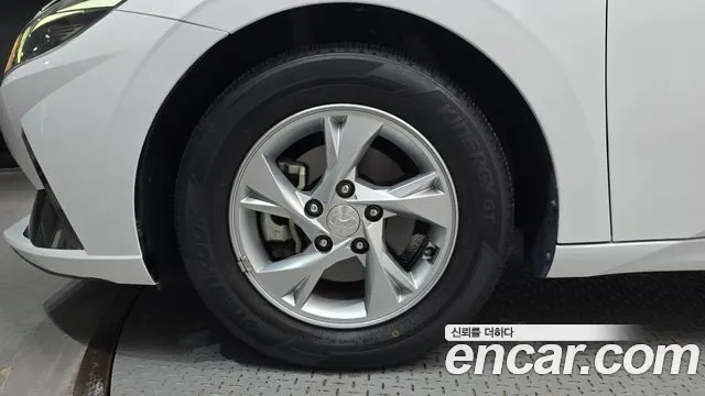 Hyundai Elantra 2021 thumb 6