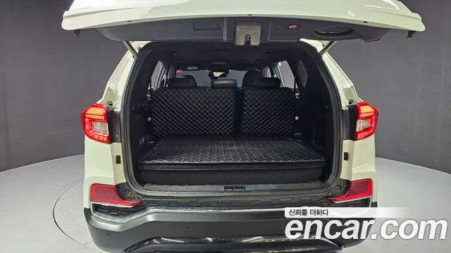 KGM Rexton 2017 thumb 12