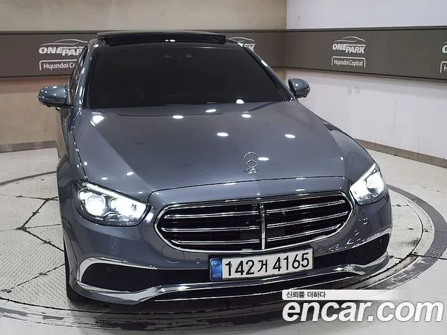 Mercedes-Benz E-Class 2021 thumb 6