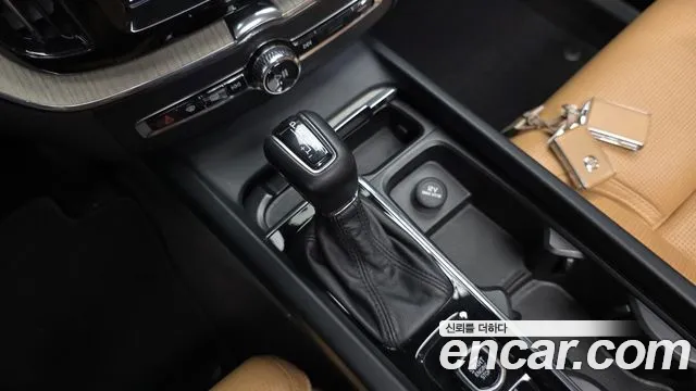 Volvo XC60 2018 thumb 11