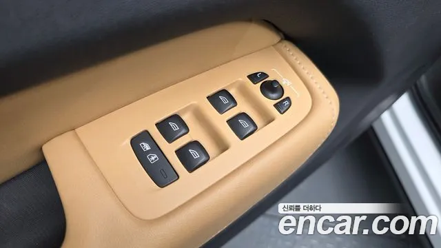 Volvo XC60 2018 thumb 2
