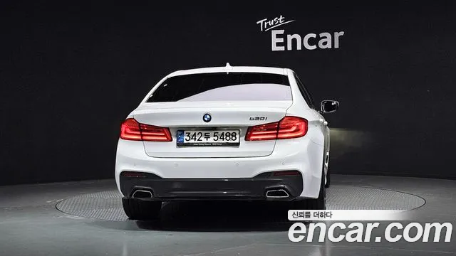BMW 5 серии 2020 thumb 11