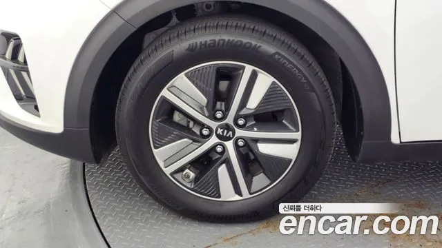 Kia Niro 2021 thumb 4