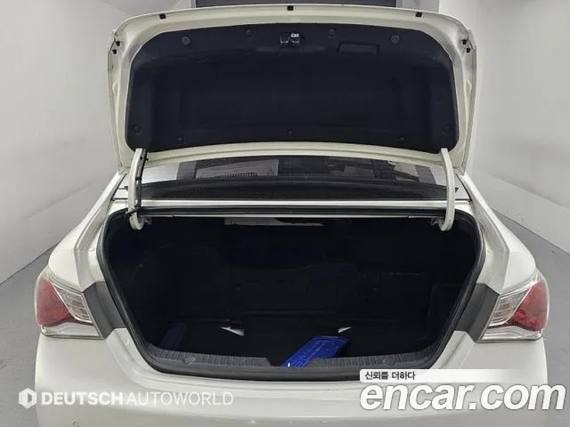 Hyundai (DN8) 2012 thumb 2