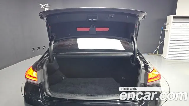 Hyundai Genesis 2014 thumb 9