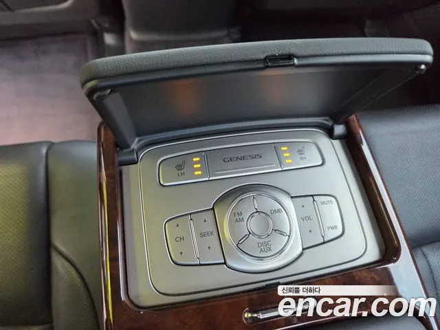 Hyundai Genesis 2009 thumb 6