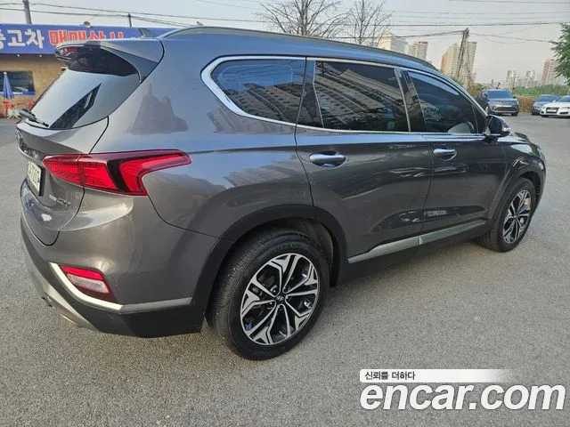 Hyundai Santa Fe 2018 thumb 2