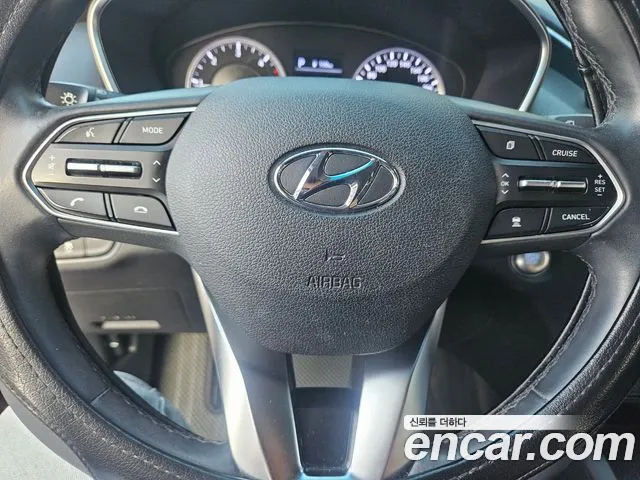 Hyundai Santa Fe 2018 thumb 9