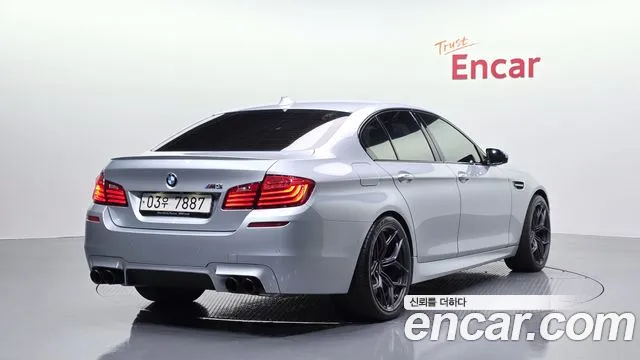 BMW M5 2016 thumb 2