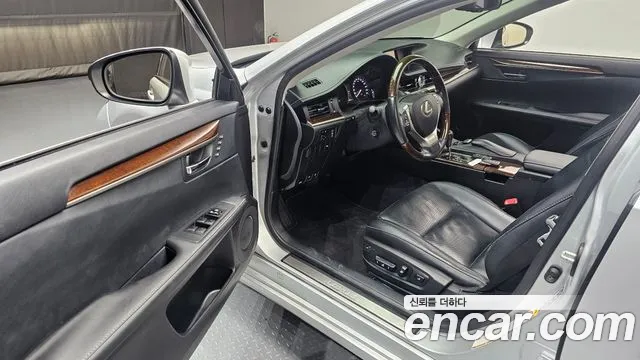 Lexus ES 300h 2013 thumb 10