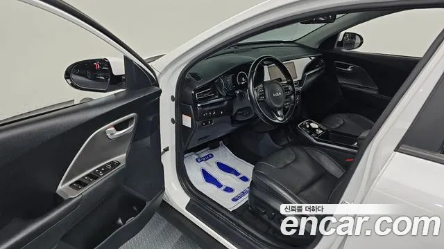 Kia Niro Plus 2022 thumb 6