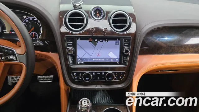 Bentley Bentayga 2019 thumb 10