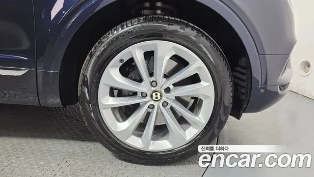 Bentley Bentayga 2019 thumb 4