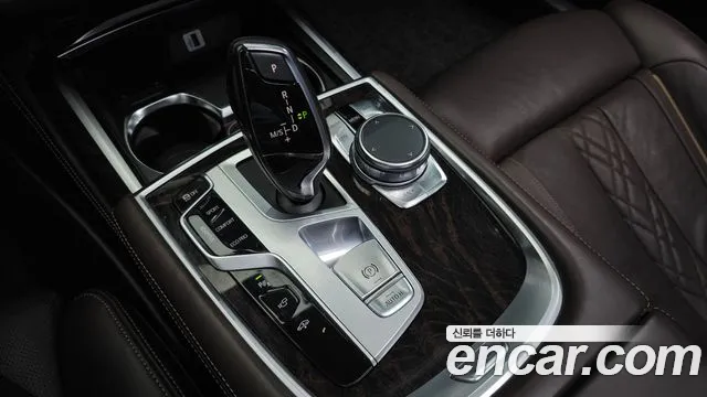 BMW 7 серии 2017 thumb 12