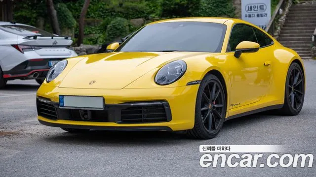 Porsche 911 2021 thumb 4