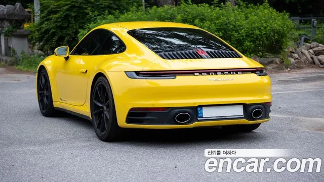 Porsche 911 2021 thumb 10
