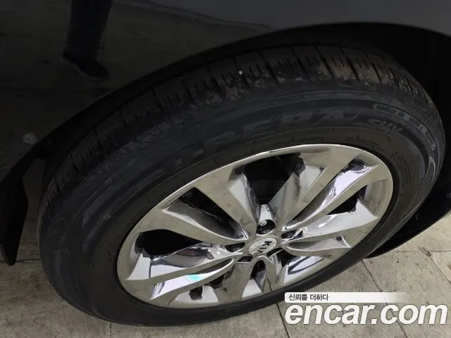 Kia Carnival 2018 thumb 2