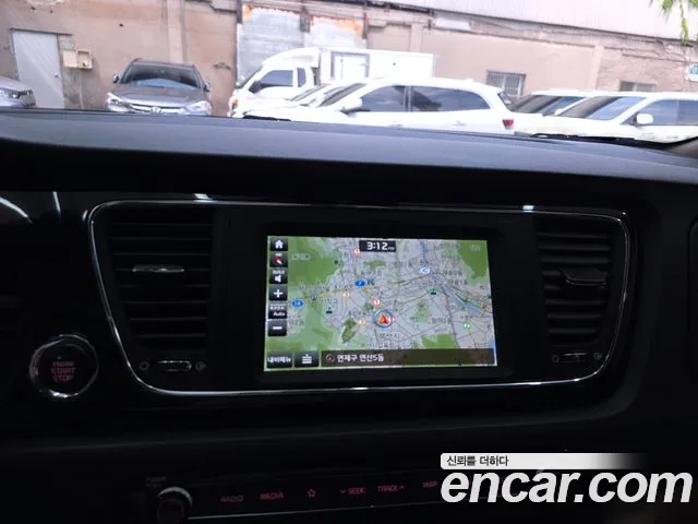 Kia Carnival 2018 thumb 7