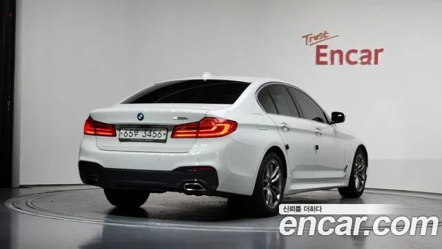 BMW 5 серии 2018 thumb 12