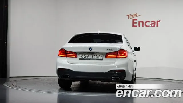 BMW 5 серии 2018 thumb 11
