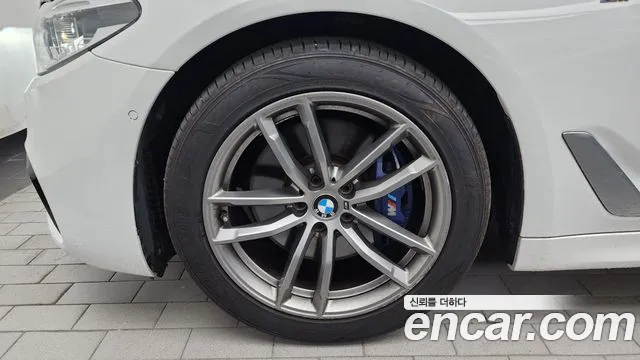 BMW 5 серии 2018 thumb 5