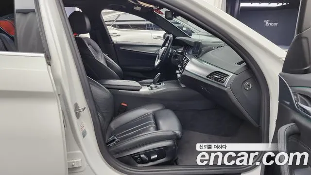 BMW 5 серии 2018 thumb 2