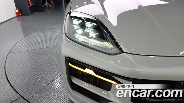Porsche Cayenne 2025 thumb 9