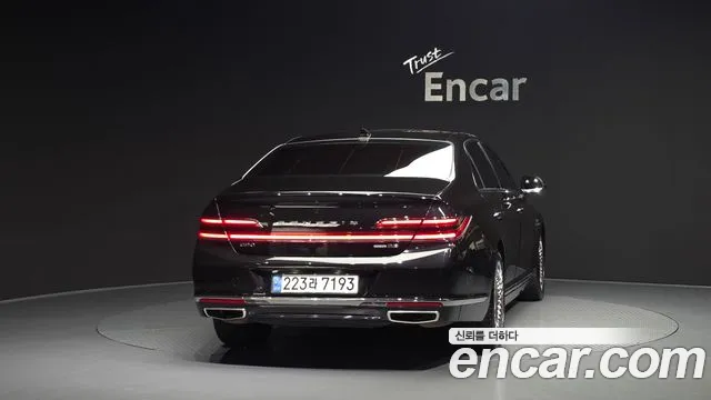 Genesis G90 2019 thumb 11