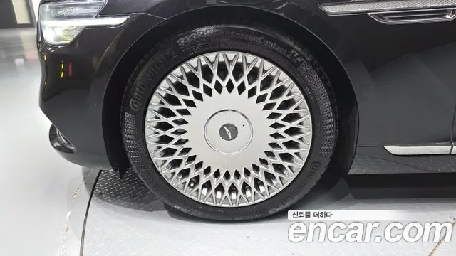 Genesis G90 2019 thumb 6