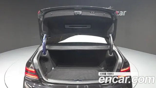 Genesis G90 2019 thumb 5
