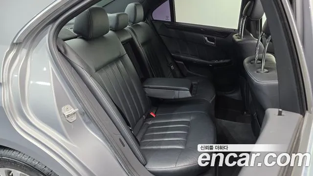 Mercedes-Benz E-Class 2015 thumb 3