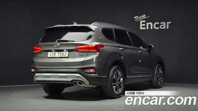 Hyundai Santa Fe 2019 thumb 9