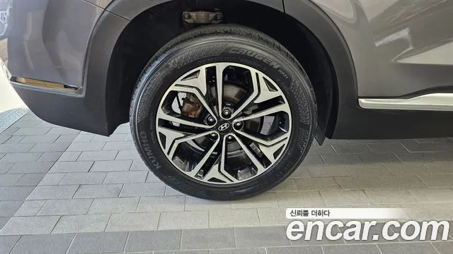 Hyundai Santa Fe 2019 thumb 3