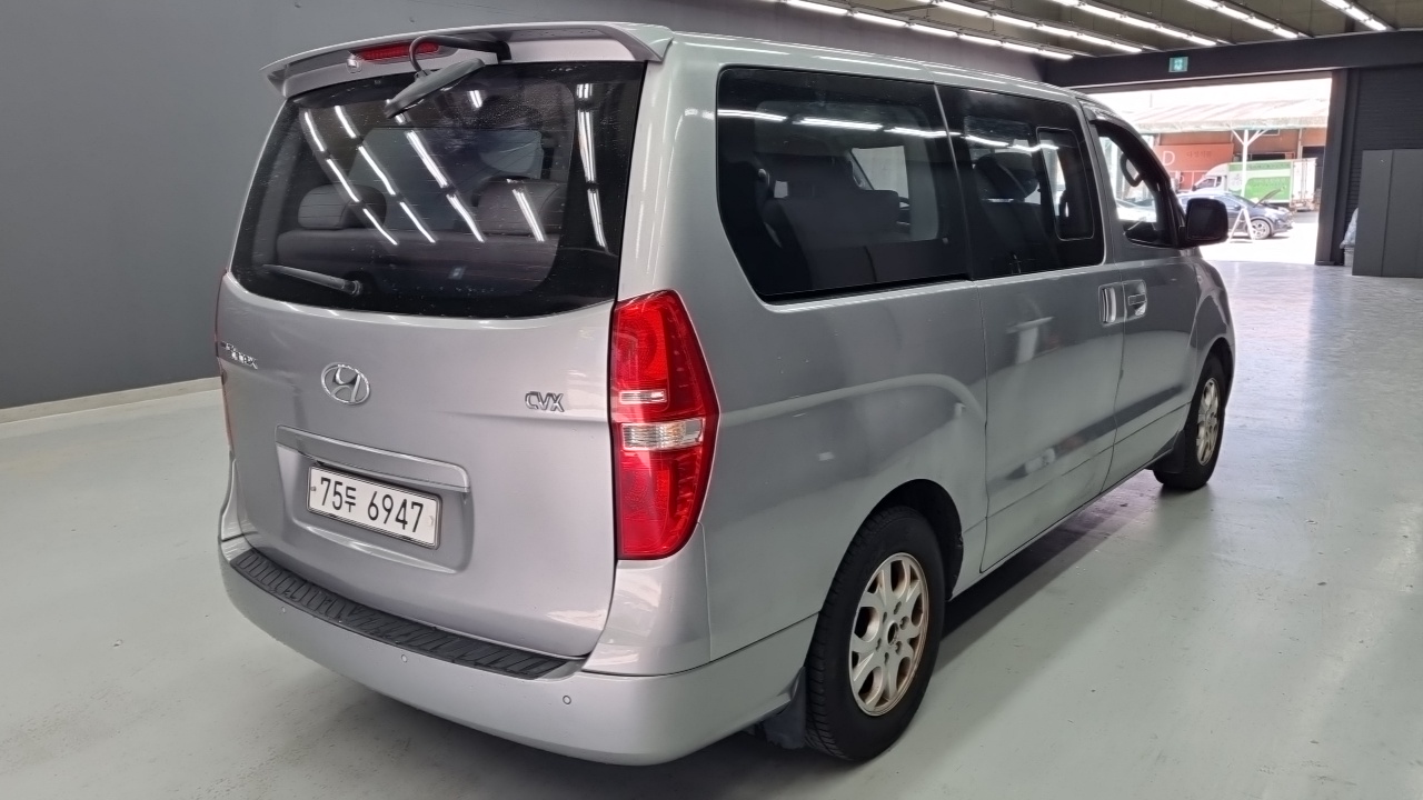 Hyundai Staria 2014 thumb 2