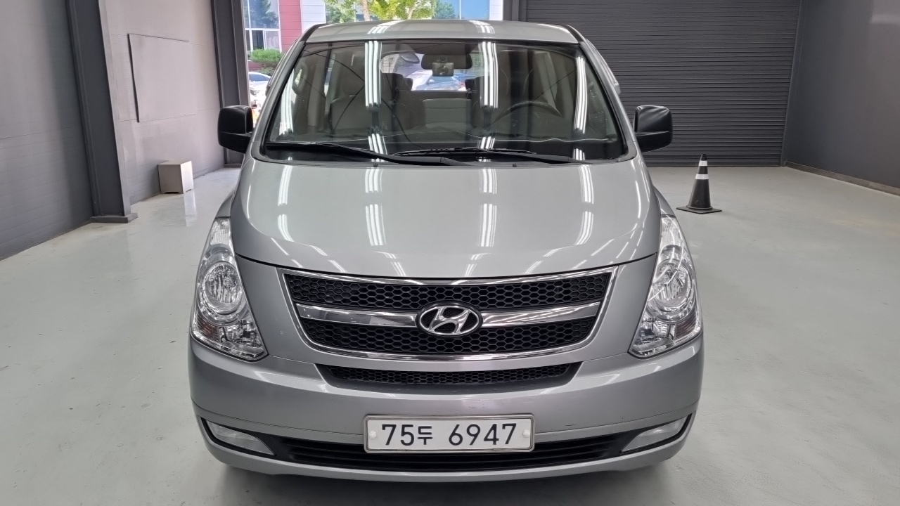 Hyundai Staria 2014 thumb 3