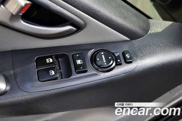 Hyundai Staria 2019 thumb 4